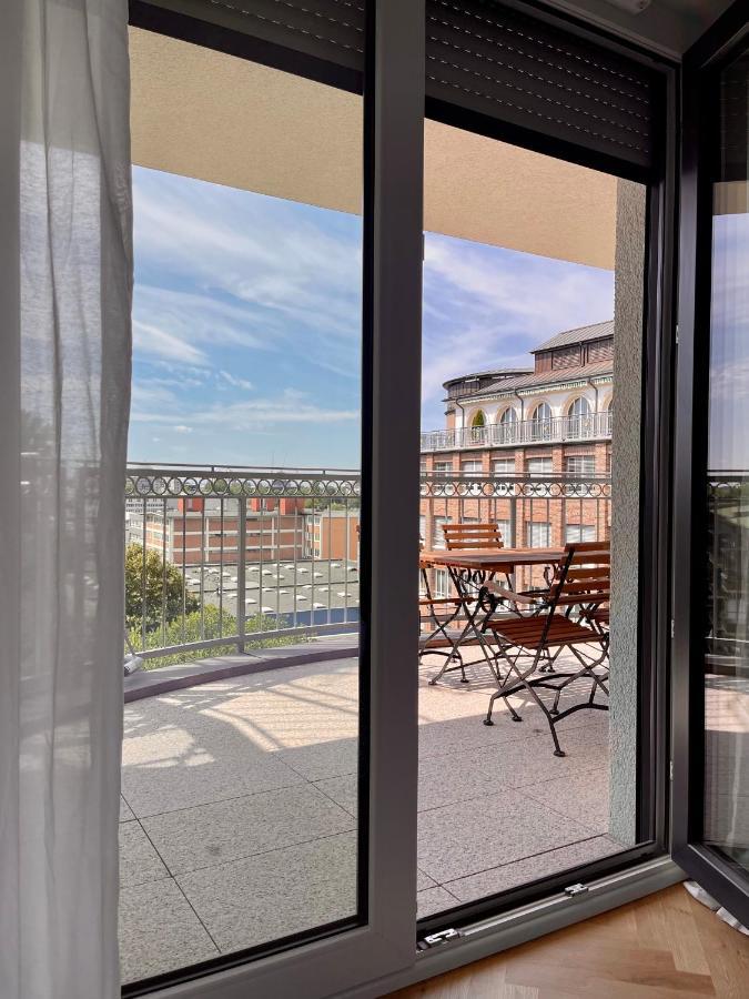 Cls Zentrale City-Wohnung In Hamburg Mit E-Laden Und Tiefgarage, Grosser Balkon, Blick Ueber Hamburg, Parkplatz, Cafe Im Haus, Bushaltestelle Direkt Gegenueber, Flex Check In Ngoại thất bức ảnh