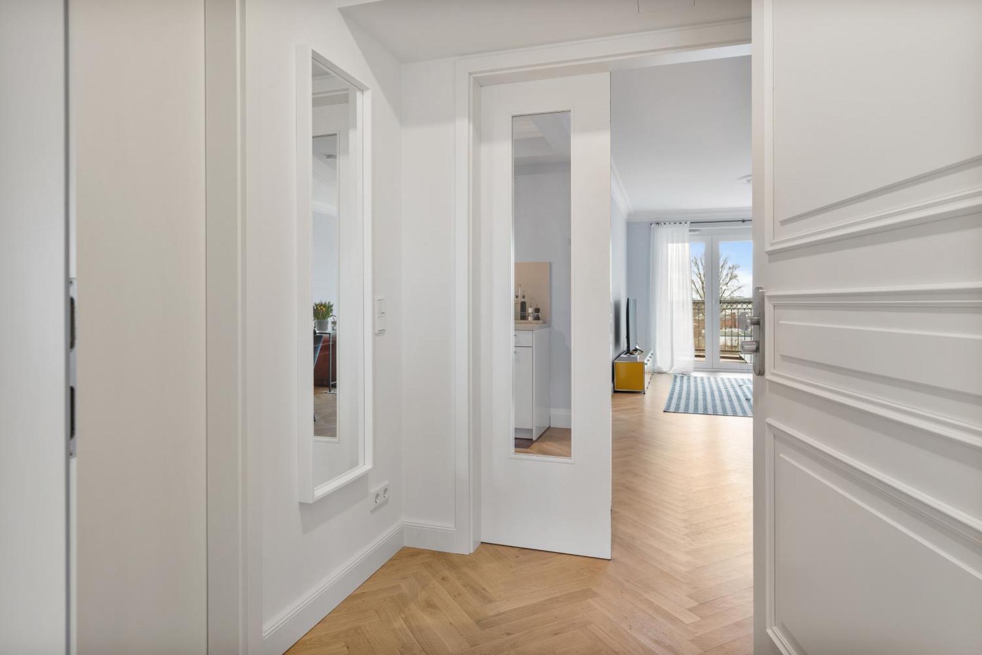 Cls Zentrale City-Wohnung In Hamburg Mit E-Laden Und Tiefgarage, Grosser Balkon, Blick Ueber Hamburg, Parkplatz, Cafe Im Haus, Bushaltestelle Direkt Gegenueber, Flex Check In Ngoại thất bức ảnh